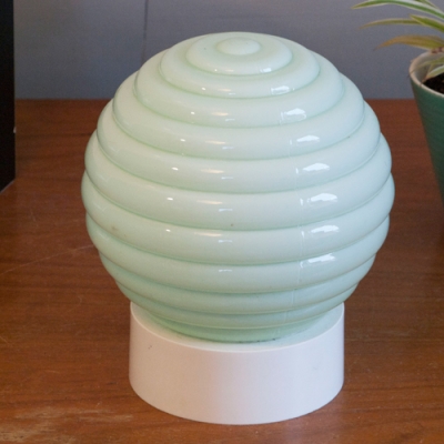 Vintage mintgroen plafondlampje met rondingen